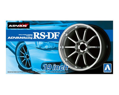 Aoshima - ADVAN Racing RS-DF 19" 1/24